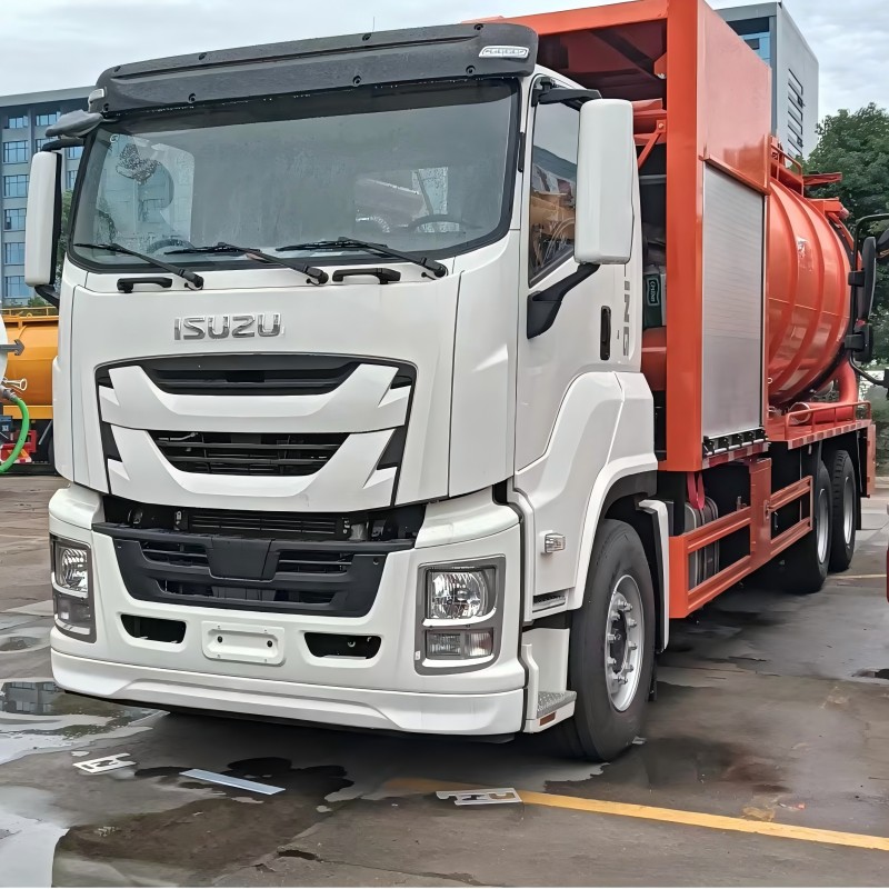 Truk penyedot limbah vakum ISUZU 15000 liter